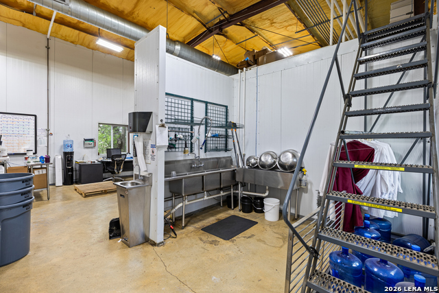 Image 43 of 50 For 24210 Scenic Loop