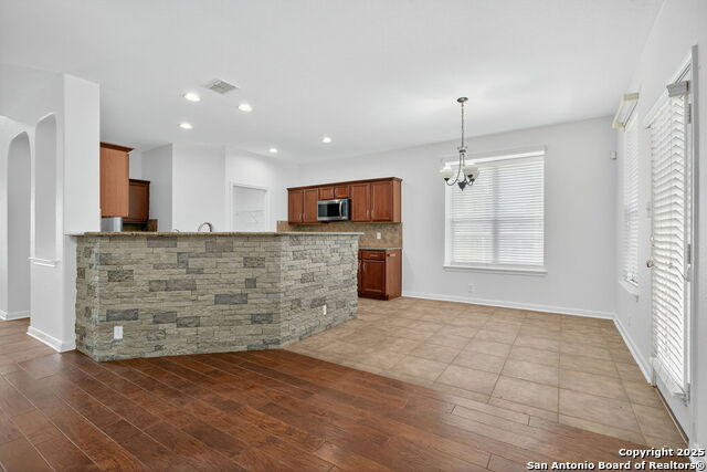 Image 11 of 39 For 511 Sedberry Ct