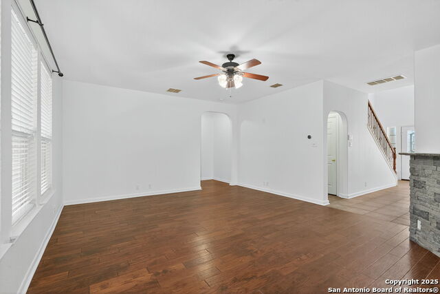 Image 5 of 39 For 511 Sedberry Ct