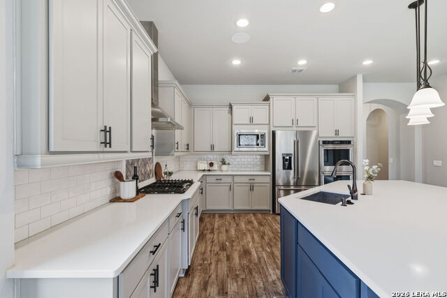 Image 10 of 47 For 28410 Bailey Xing