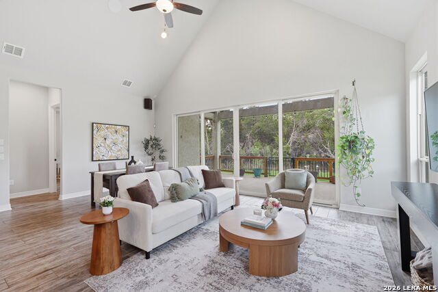 Image 15 of 47 For 28410 Bailey Xing