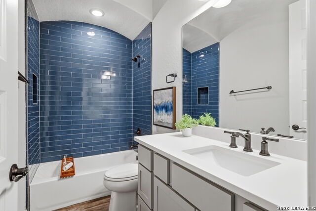 Image 28 of 47 For 28410 Bailey Xing