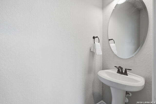 Image 32 of 47 For 28410 Bailey Xing