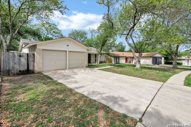 Image 4 of 41 For 5914 Channcy Springs St