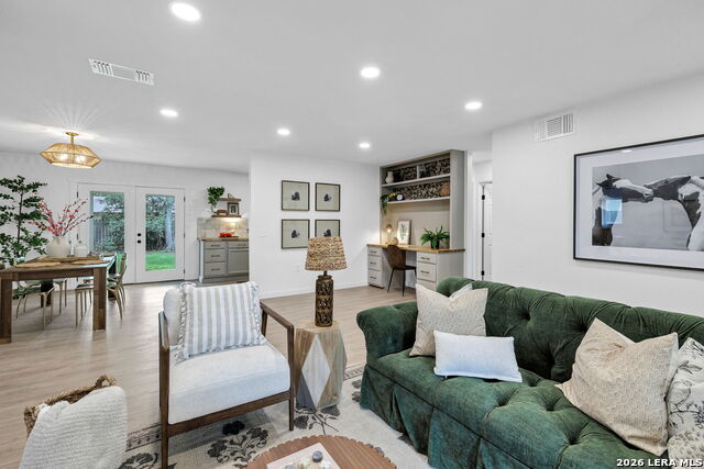 Image 8 of 41 For 5914 Channcy Springs St