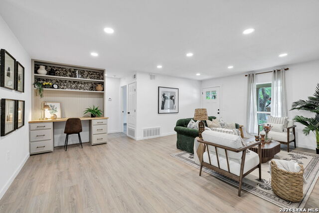 Image 9 of 41 For 5914 Channcy Springs St