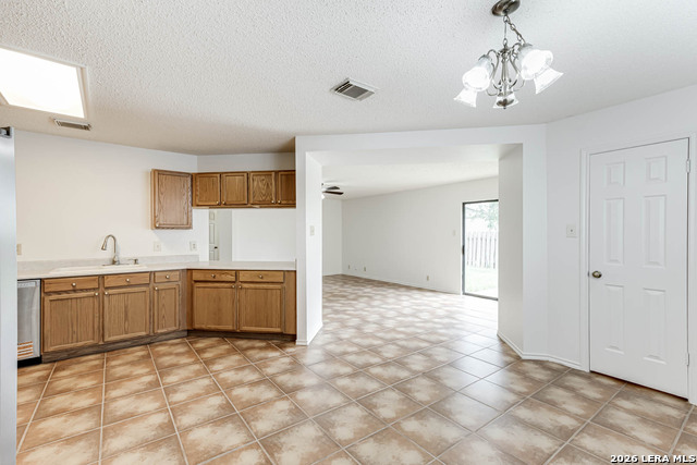 Image 10 of 33 For 7039 Mary Todd