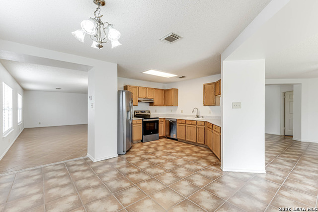 Image 11 of 33 For 7039 Mary Todd