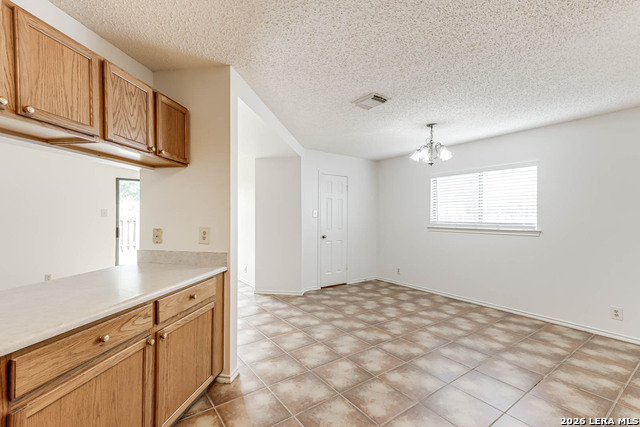 Image 13 of 33 For 7039 Mary Todd