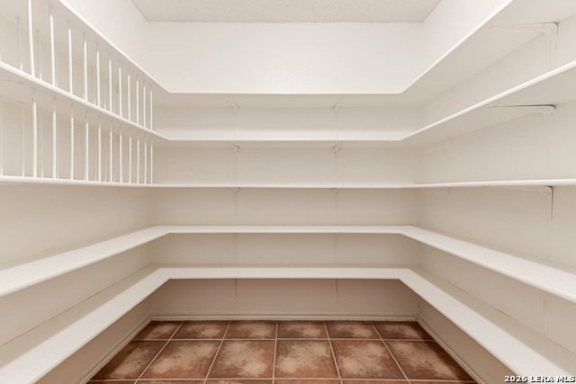 Image 14 of 33 For 7039 Mary Todd