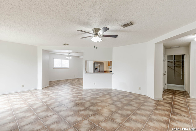 Image 17 of 33 For 7039 Mary Todd