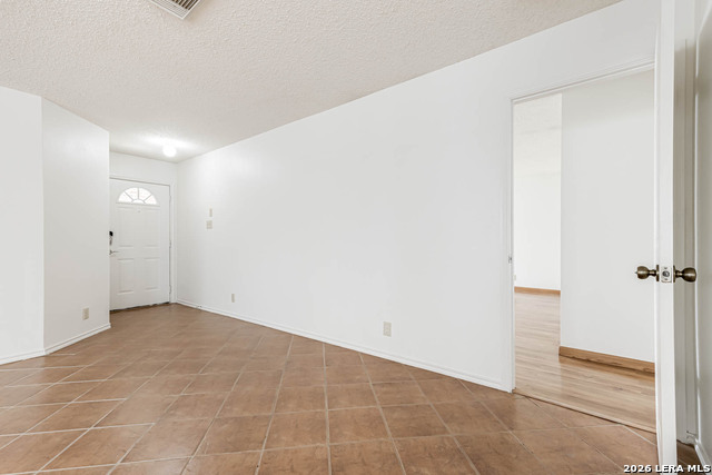 Image 4 of 33 For 7039 Mary Todd