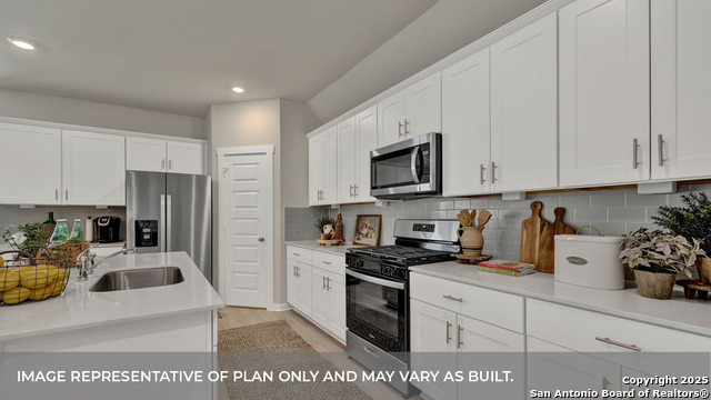 Image 17 of 46 For 421 Kolbo Crossing Cove