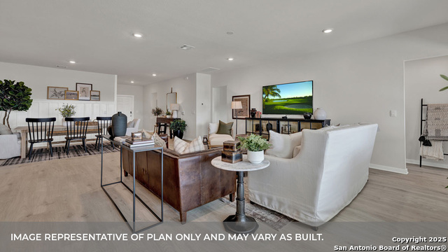 Image 23 of 46 For 421 Kolbo Crossing Cove