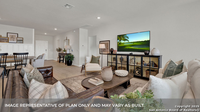 Image 24 of 46 For 421 Kolbo Crossing Cove