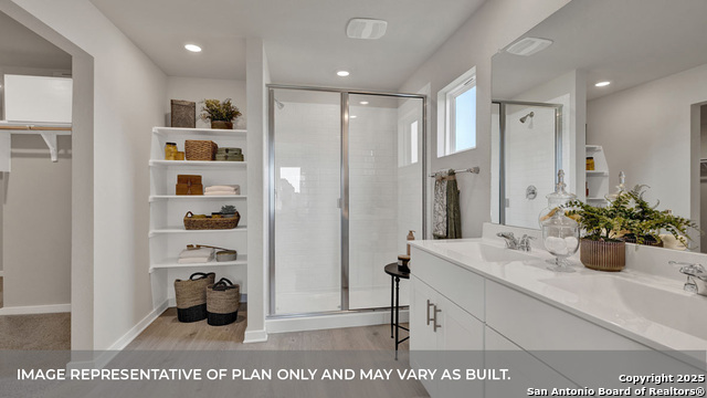 Image 30 of 46 For 421 Kolbo Crossing Cove