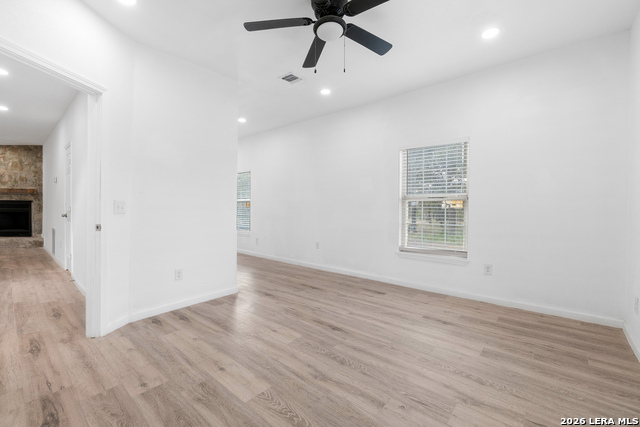 Image 18 of 50 For 323 Lakeside