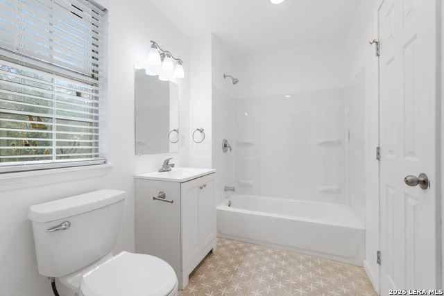 Image 28 of 50 For 323 Lakeside