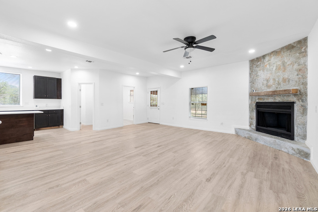 Image 6 of 50 For 323 Lakeside