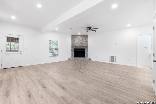 Image 7 of 50 For 323 Lakeside