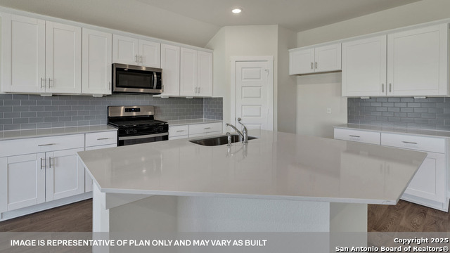 Image 17 of 34 For 386 Kolbo Crossing Cove