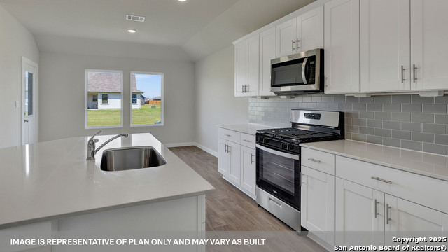 Image 19 of 34 For 386 Kolbo Crossing Cove