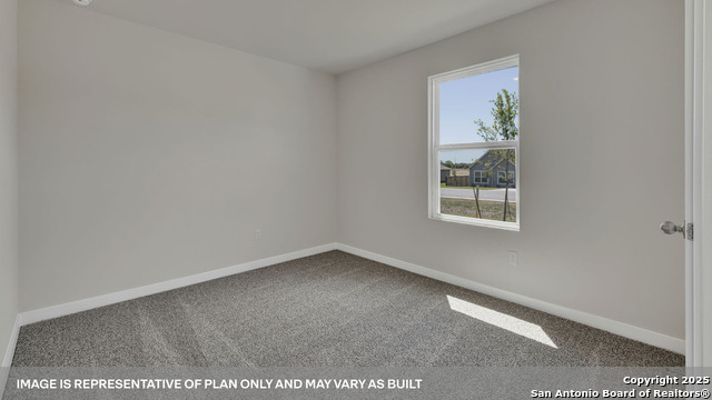 Image 4 of 34 For 386 Kolbo Crossing Cove