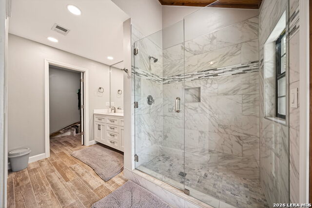 Image 19 of 51 For 199 Lakeshore Dr S