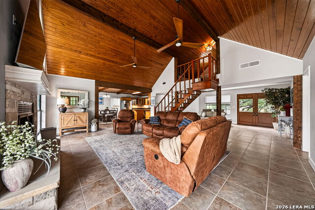 Image 2 of 51 For 199 Lakeshore Dr S