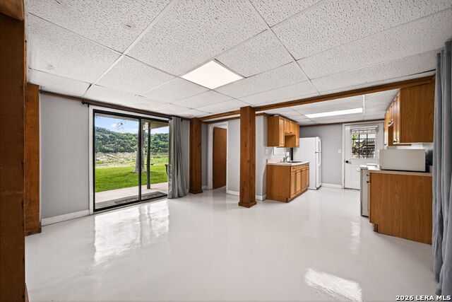 Image 24 of 51 For 199 Lakeshore Dr S