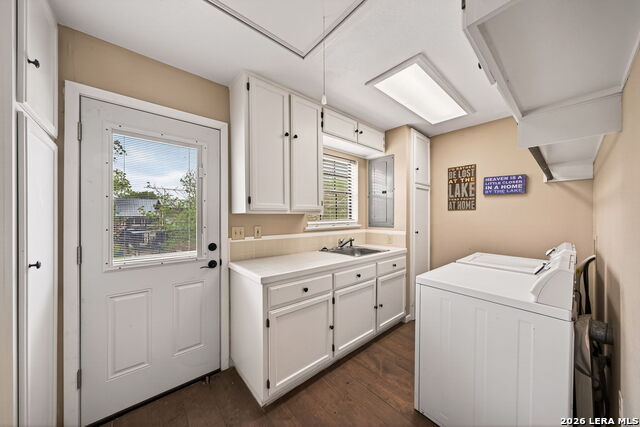 Image 29 of 51 For 199 Lakeshore Dr S