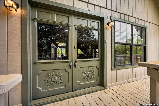 Image 6 of 51 For 199 Lakeshore Dr S