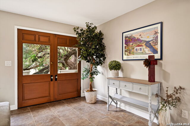 Image 7 of 51 For 199 Lakeshore Dr S