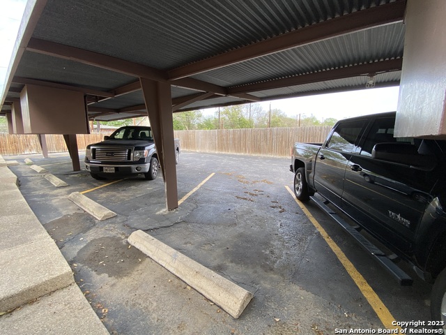 Image 19 of 19 For 2811 Woodbury St  403