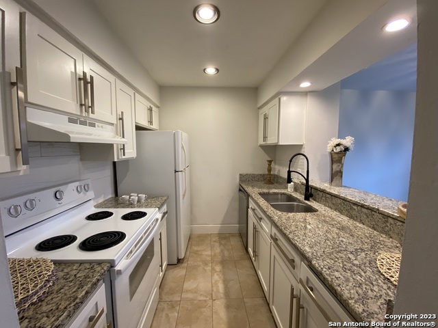 Image 6 of 19 For 2811 Woodbury St  403