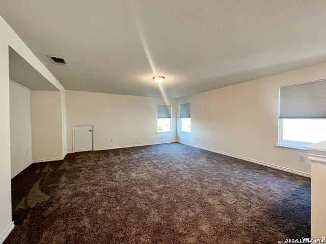 Listing photo id 9 for 4555 Whispering Oak