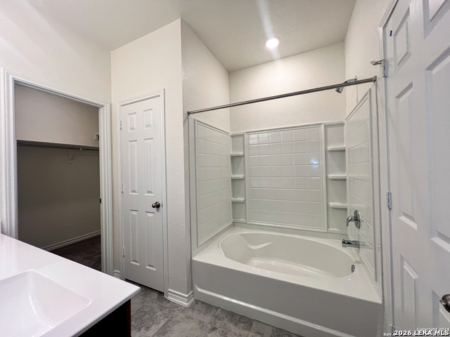 Listing photo id 10 for 4555 Whispering Oak