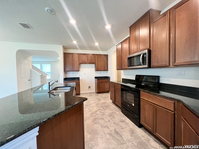 Listing photo id 1 for 4555 Whispering Oak