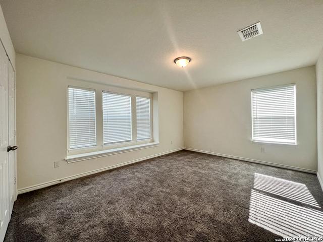 Listing photo id 3 for 4555 Whispering Oak