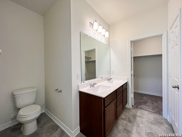 Listing photo id 5 for 4555 Whispering Oak