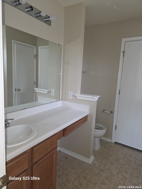 Image 8 of 13 For 8422 Trumpet