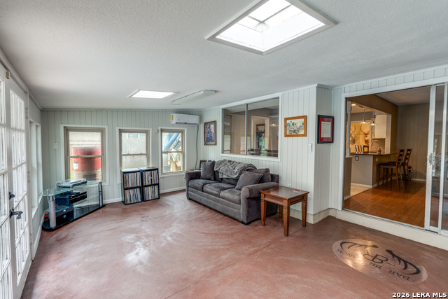 Image 13 of 25 For 211 Forrest Trl