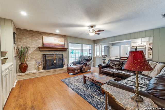 Image 5 of 25 For 211 Forrest Trl