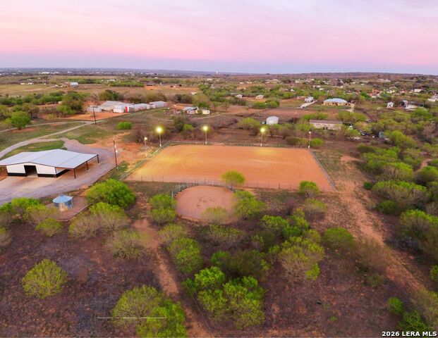 Listing photo id 62 for 1980 County Road 361