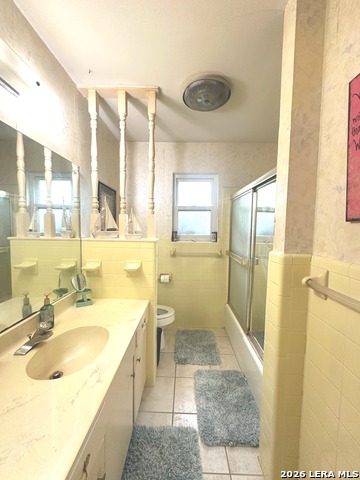 Image 14 of 28 For 608 F St  