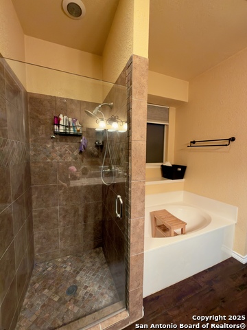 Image 18 of 27 For 18 Brieley  