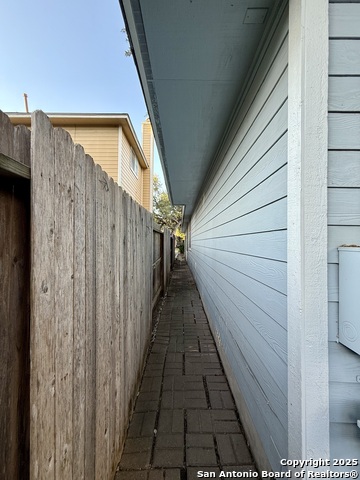 Image 22 of 27 For 18 Brieley  