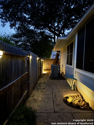 Image 25 of 27 For 18 Brieley  