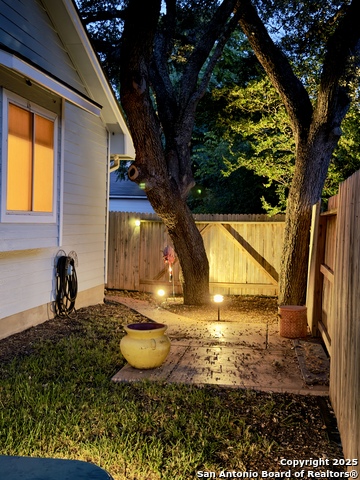 Image 26 of 27 For 18 Brieley  