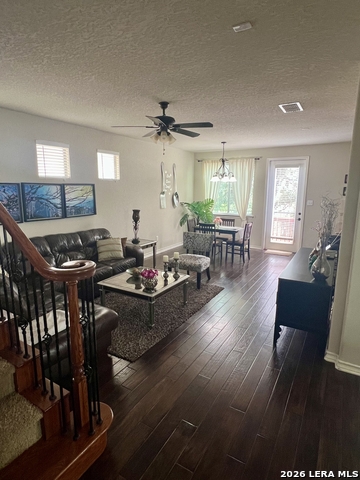 Image 5 of 29 For 21710 Andrews Gdn